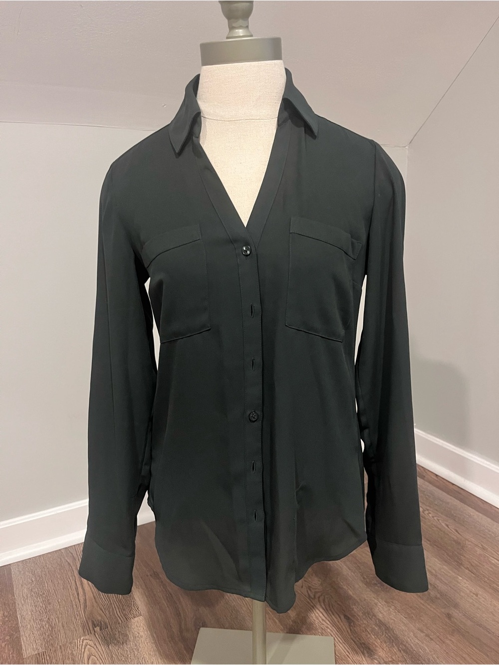 Express Dark Green Button-Down Long-Sleeve Blouse